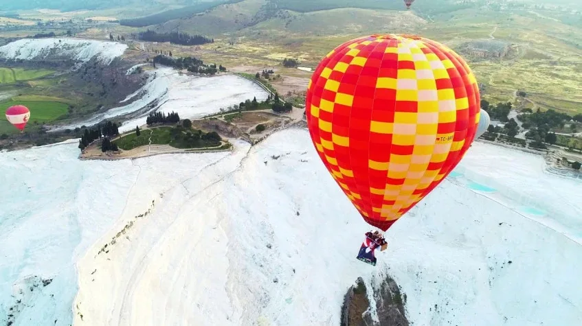 Daily Pamukkale Tour from Selcuk – Travertines, Hierapolis & Karahayit (Shared)