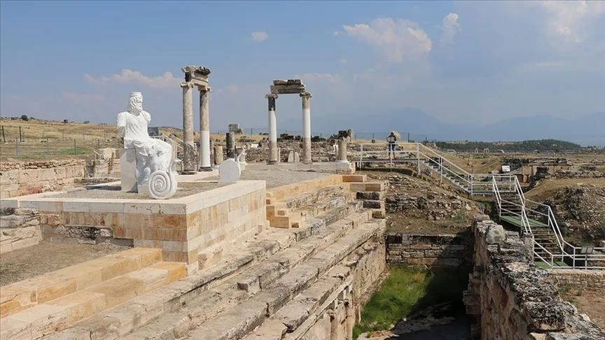 Daily Pamukkale Tour from Selcuk – Travertines, Hierapolis & Karahayit (Shared) — photo 7