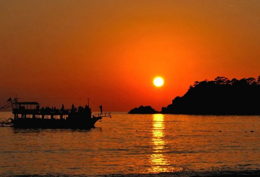Daily Sunset Moonlight Cruise from Oludeniz – Gemile Island & BBQ Dinner — photo 4