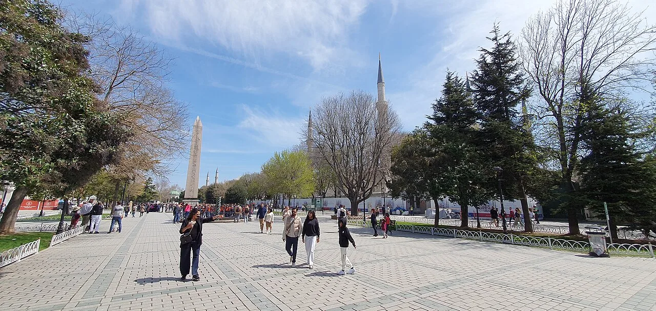 Istanbul Old City Walking Tour – Hagia Sophia, Blue Mosque & Grand Bazaar