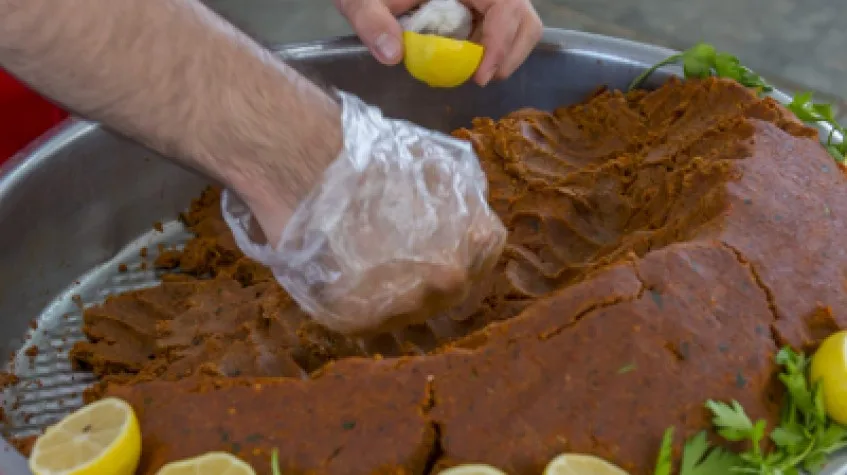 Cig Kofte Cooking Class in Istanbul – Make It with Locals at Home