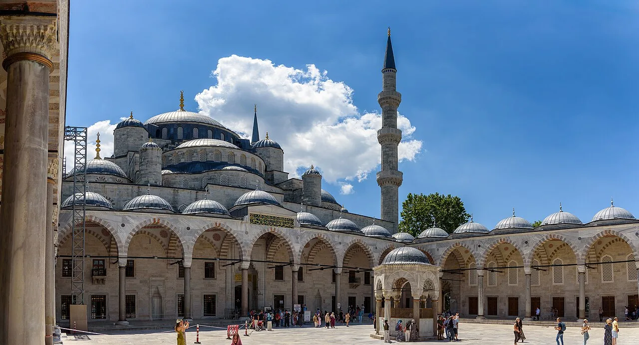 Daily Istanbul Tour by Flight from Selcuk – Topkapi Palace & Blue Mosque — photo 18