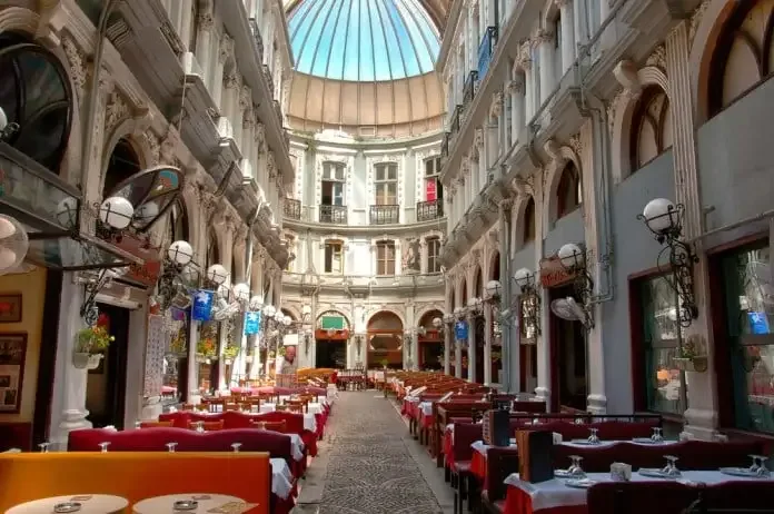 Pera & Istiklal Avenue Tour from Istanbul – Churches, Pera Palace & Tunel — photo 11