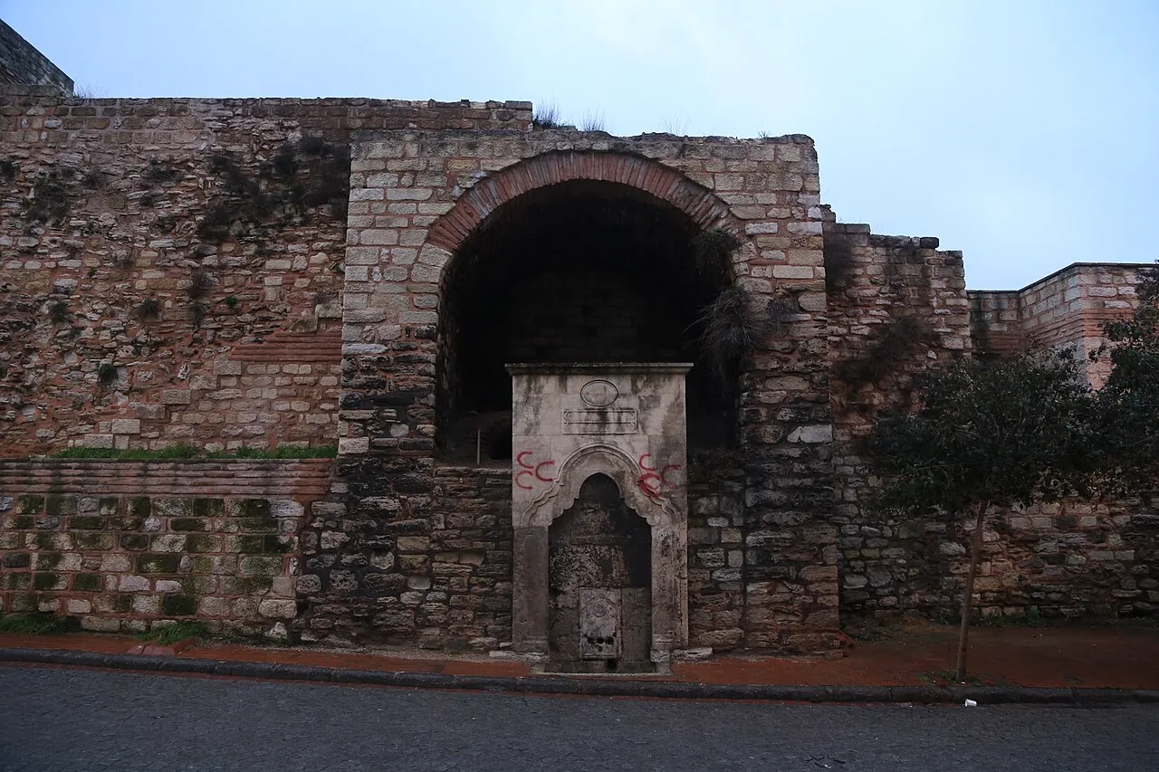 Istanbul City Walls Tour – Balat, Tekfur Palace & Yedikule Fortress — photo 2