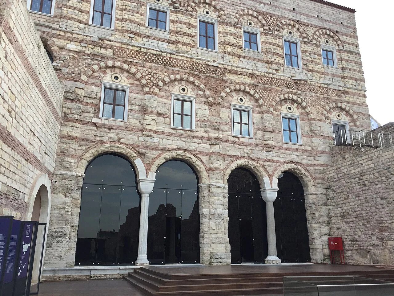 Istanbul City Walls Tour – Balat, Tekfur Palace & Yedikule Fortress — photo 6