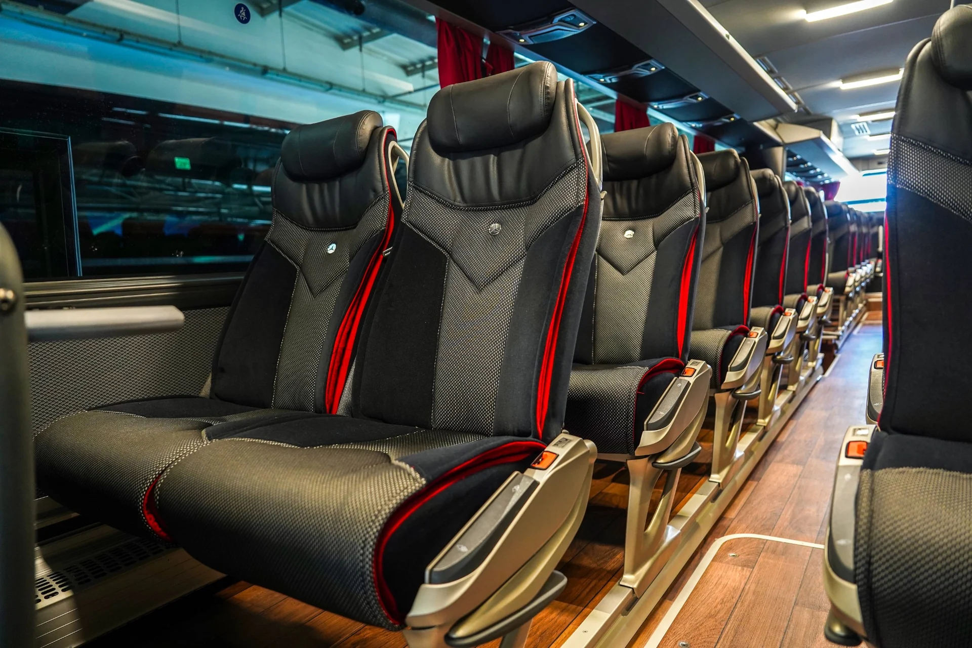 Mercedes-Benz Tourismo — photo 6