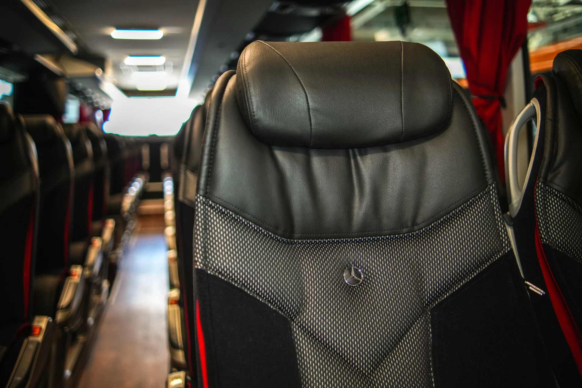 Mercedes-Benz Tourismo — photo 7